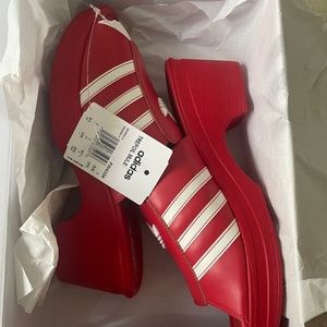 Adidas clogs